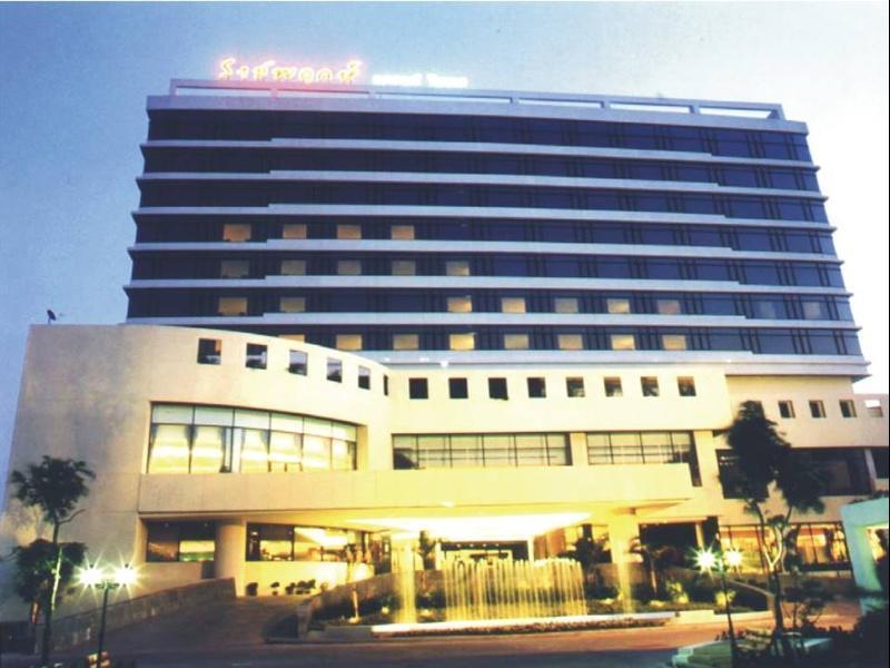 Rachaphruk Grand Hotel นครราชสีมา ภายนอก รูปภาพ